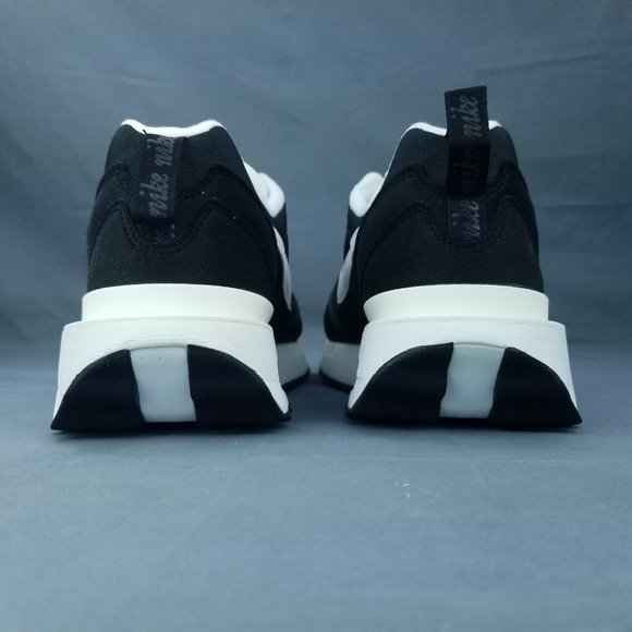 Nike Air Max Dawn Men’s Running Shoes Black/White/Silver DJ3624 001 Sizes 9-13 - Picture 6 of 8
